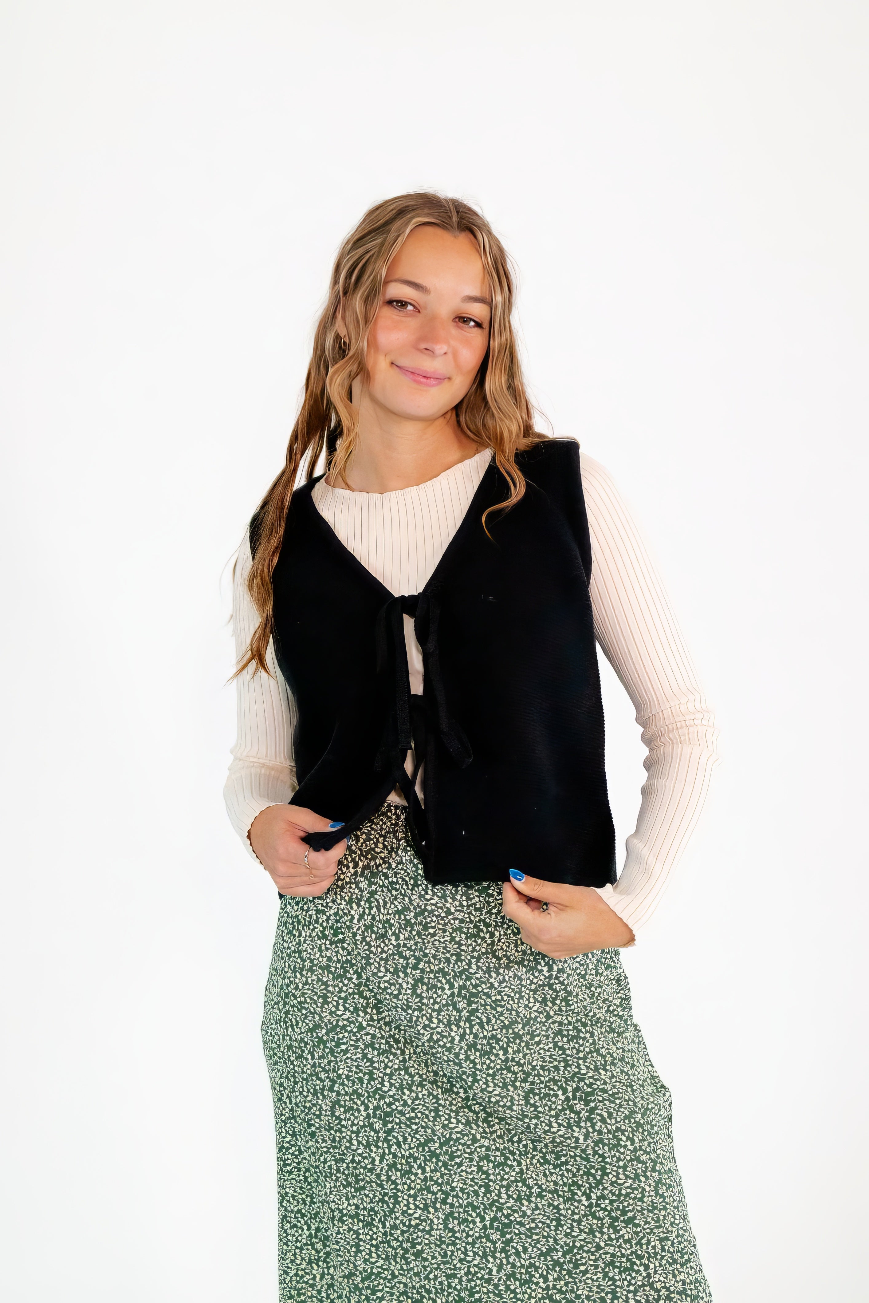 Scarlett Tied Vest・Black ✧ Restocked
