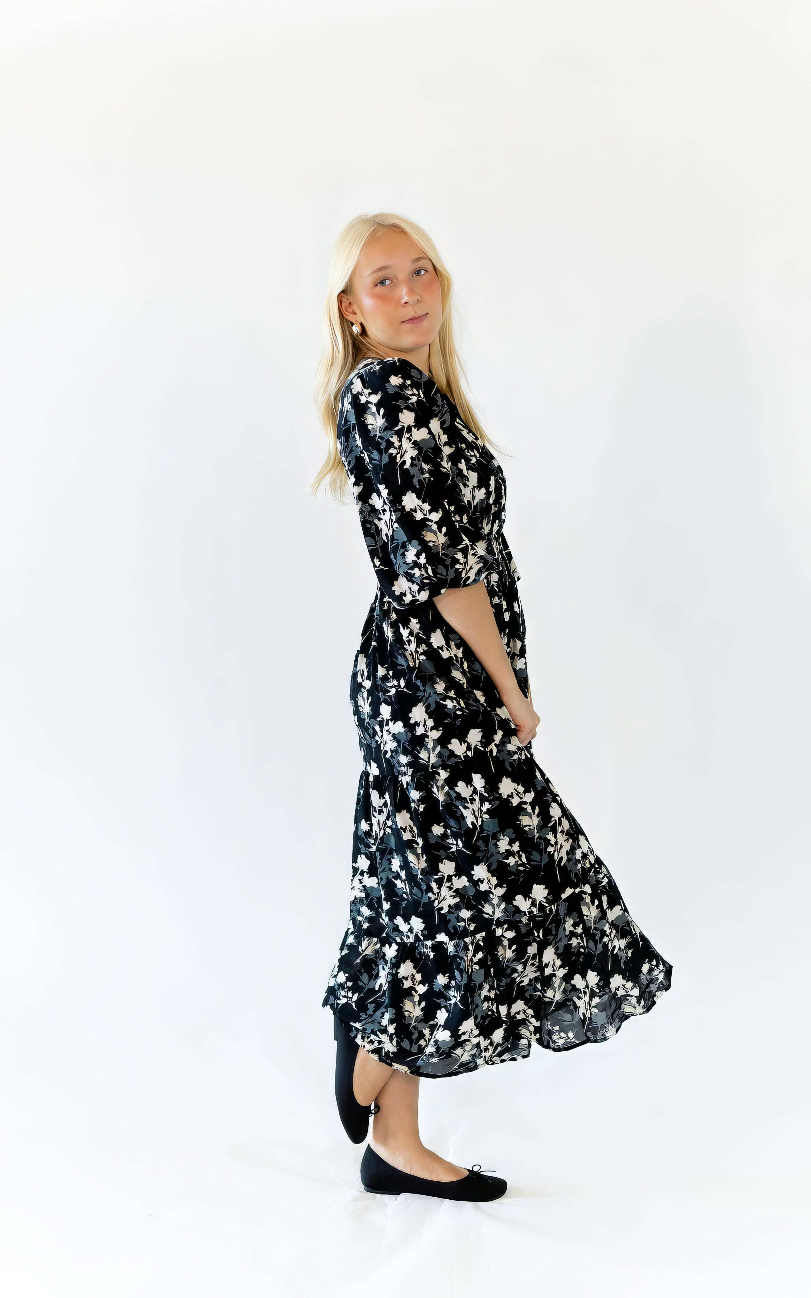 スーツ・フォーマル・ドレス Arobe  Flake Embroidery Tired Dress Arobe Snow Flake Embroidery Tired Dress