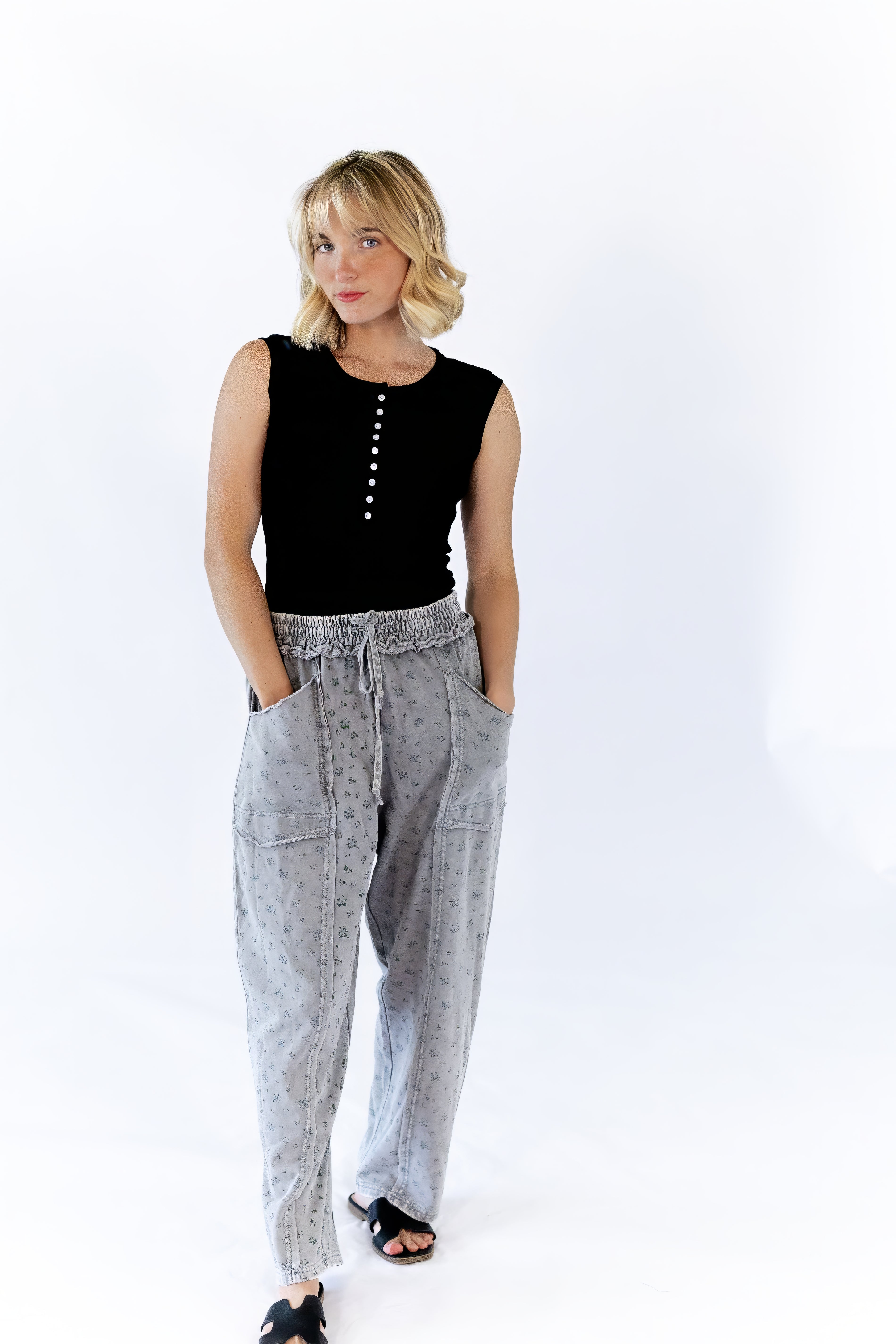 Raven Floral Sweats – Twirl Boutique