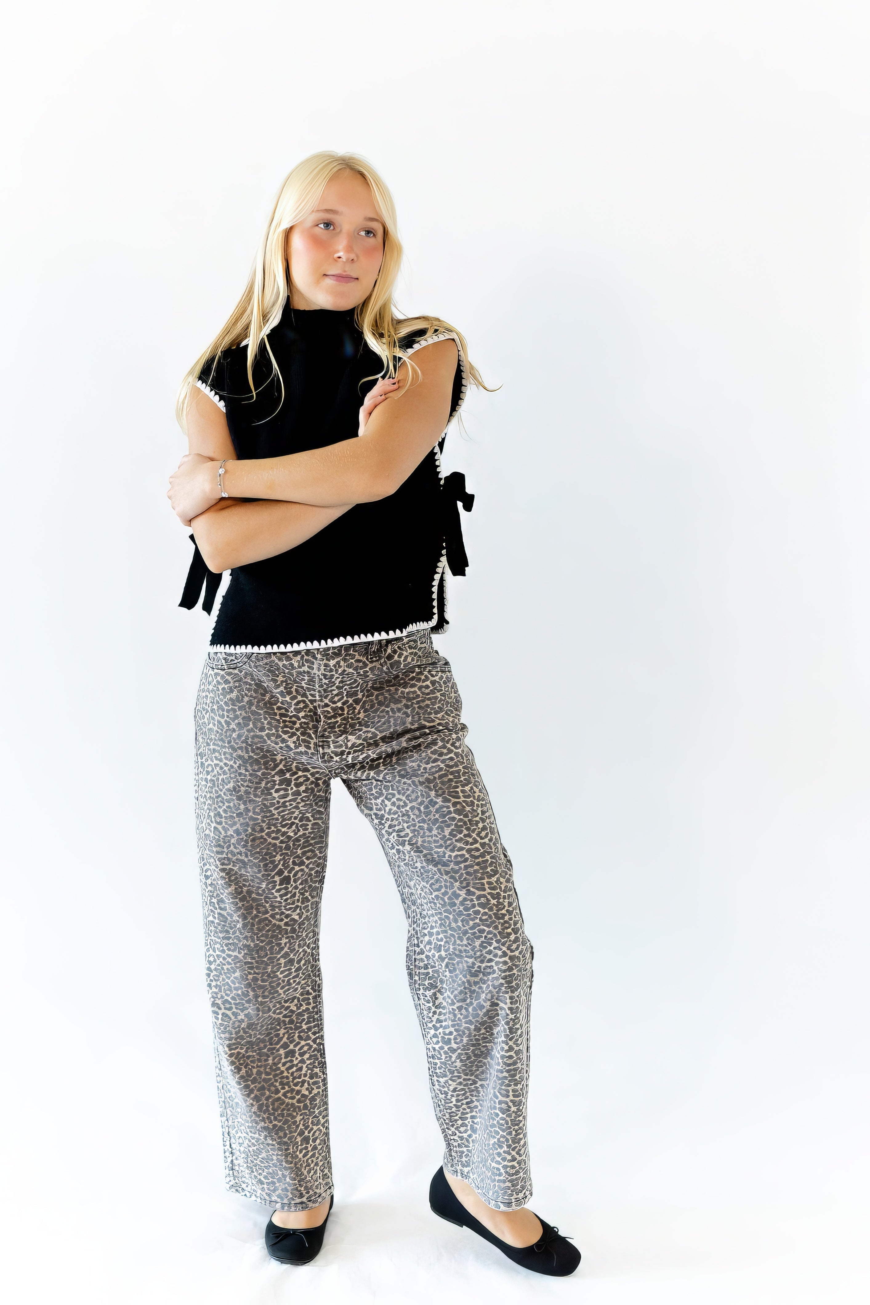 Paro Bow Detail Top