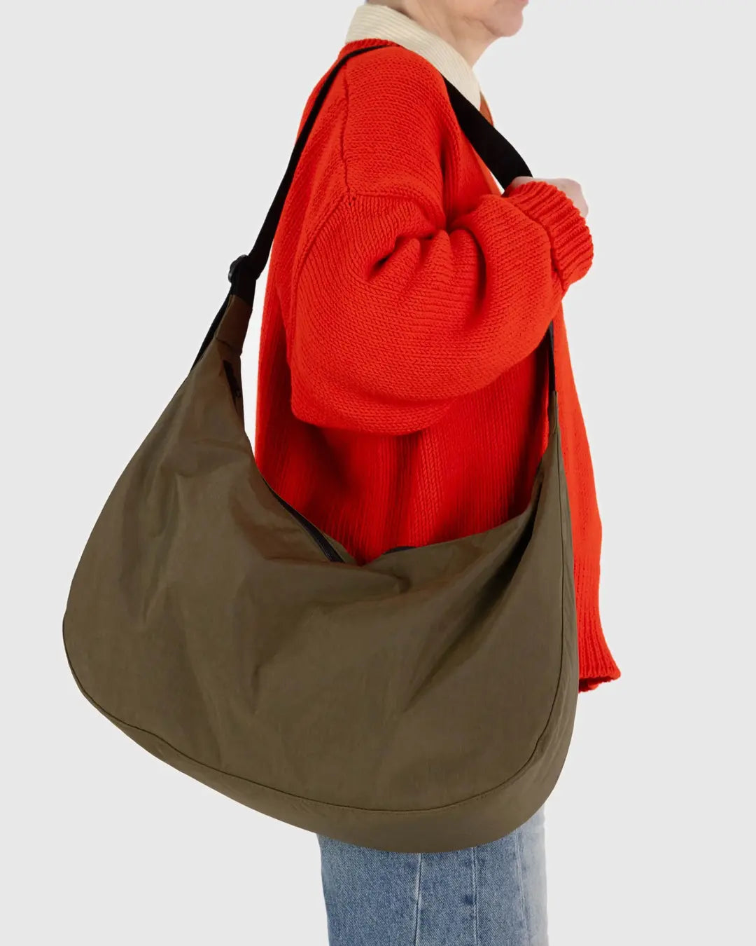 BAGGU Large Nylon Crescent Bag ショルダーストラップ 約104cm BAGGU Large Nylon Crescent Bag | Urban Outfitters