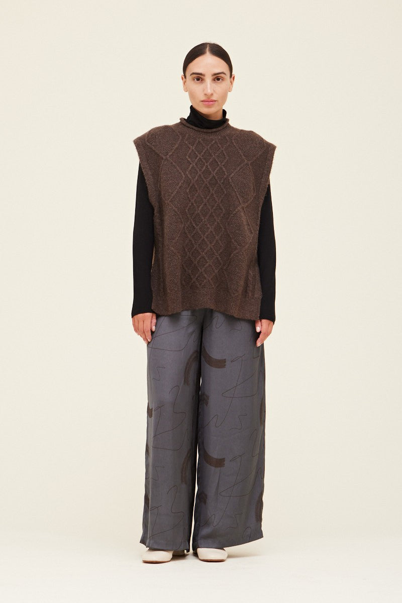 Ella Oversized Cable Knit Vest