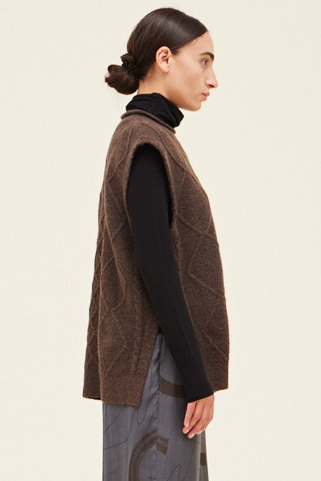 Ella Oversized Cable Knit Vest