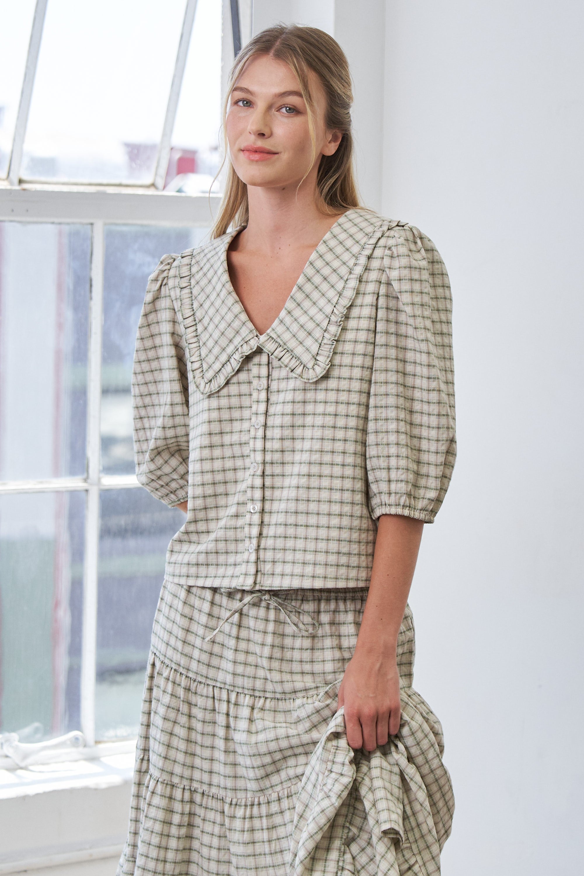 Capri Checkered Cropped Blouse