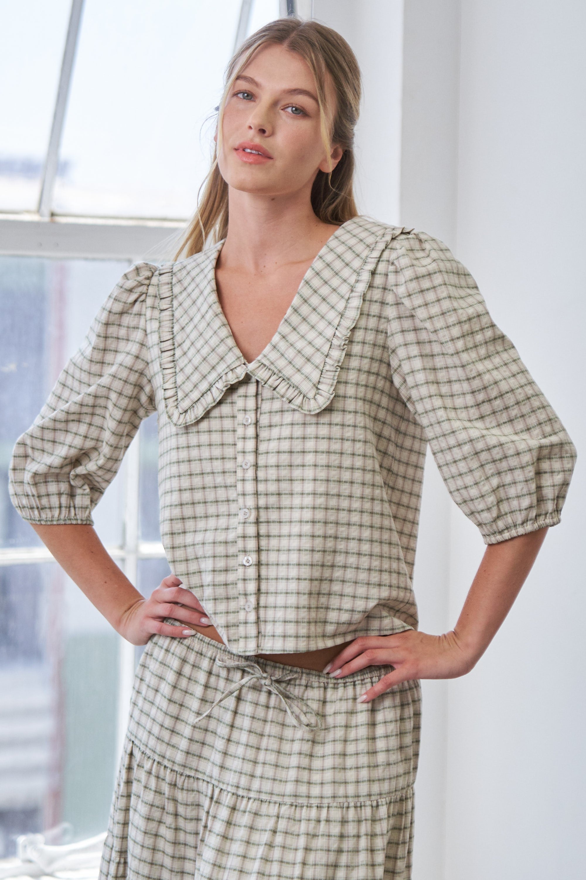 Capri Checkered Cropped Blouse