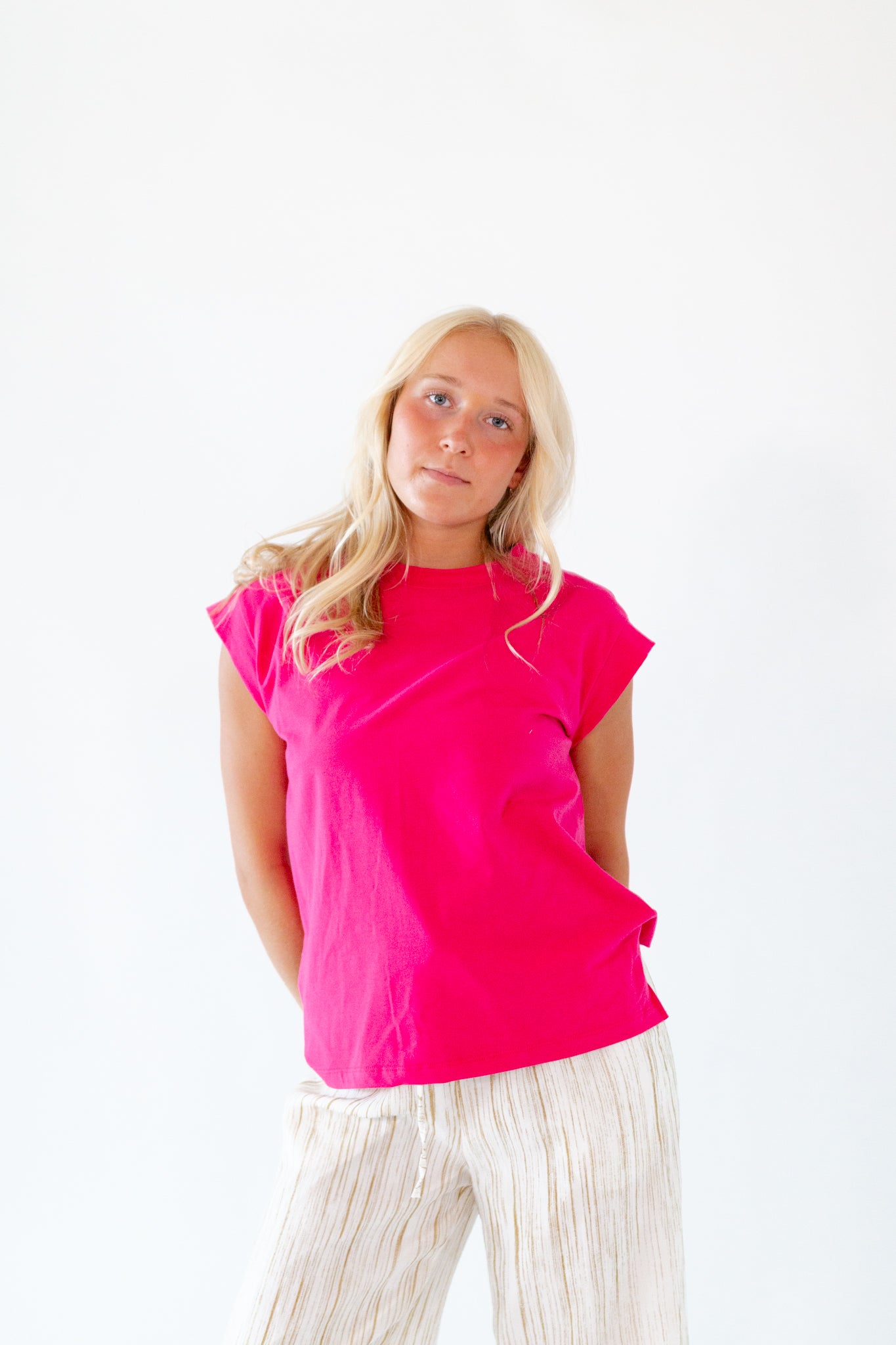 Higgins Muscle Tee · Fuchsia
