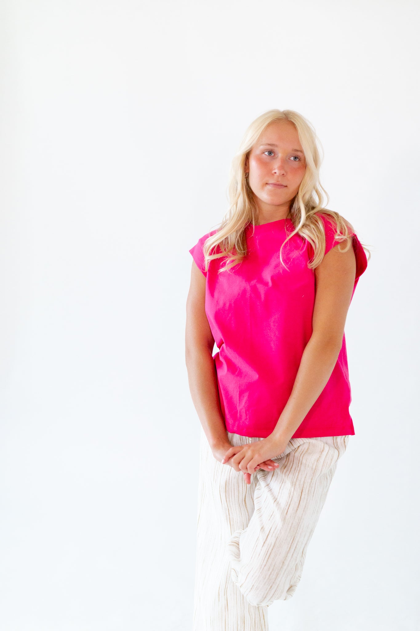 Higgins Muscle Tee · Fuchsia