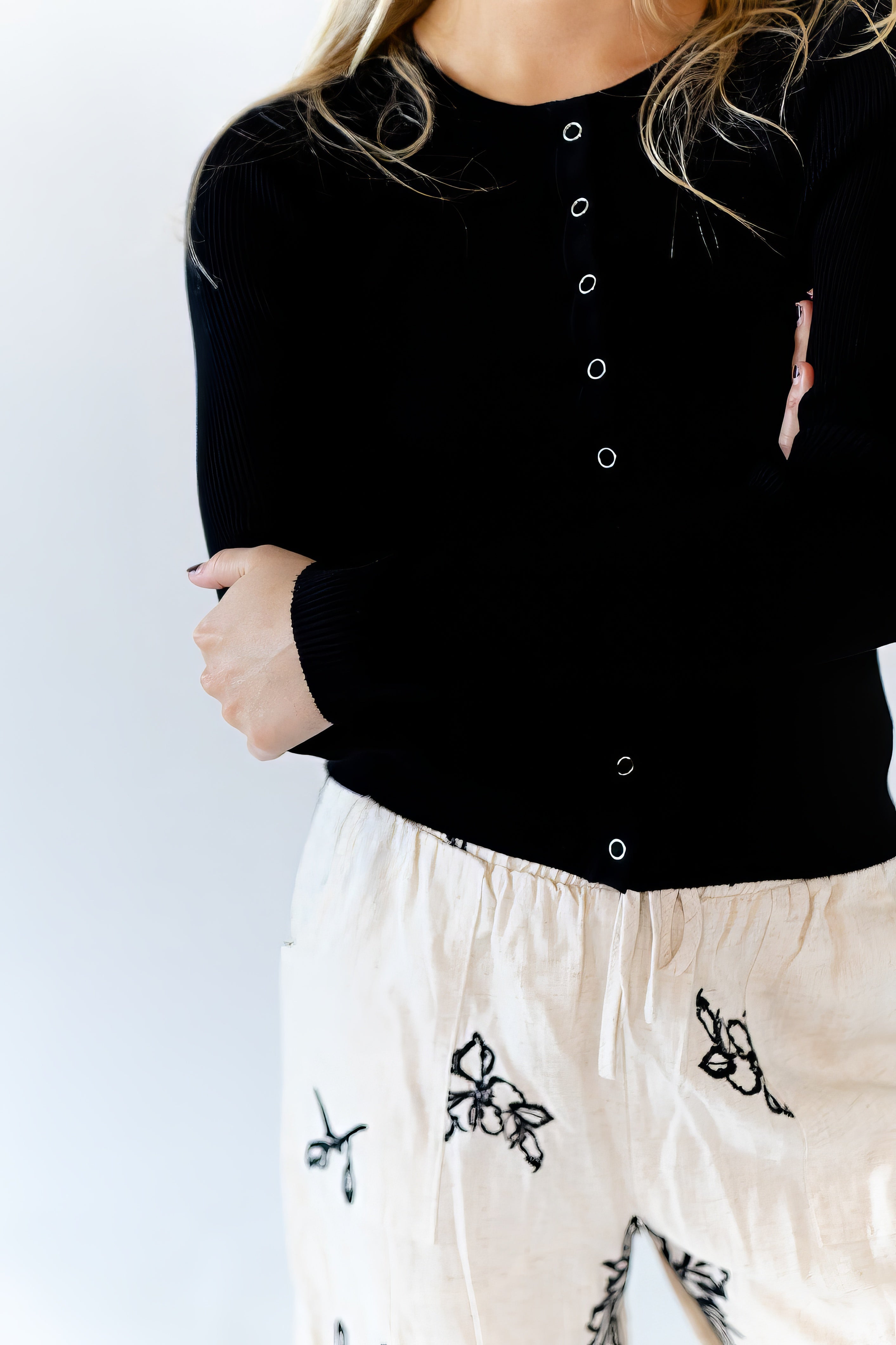 Opa Snap Button Cardigan · Black