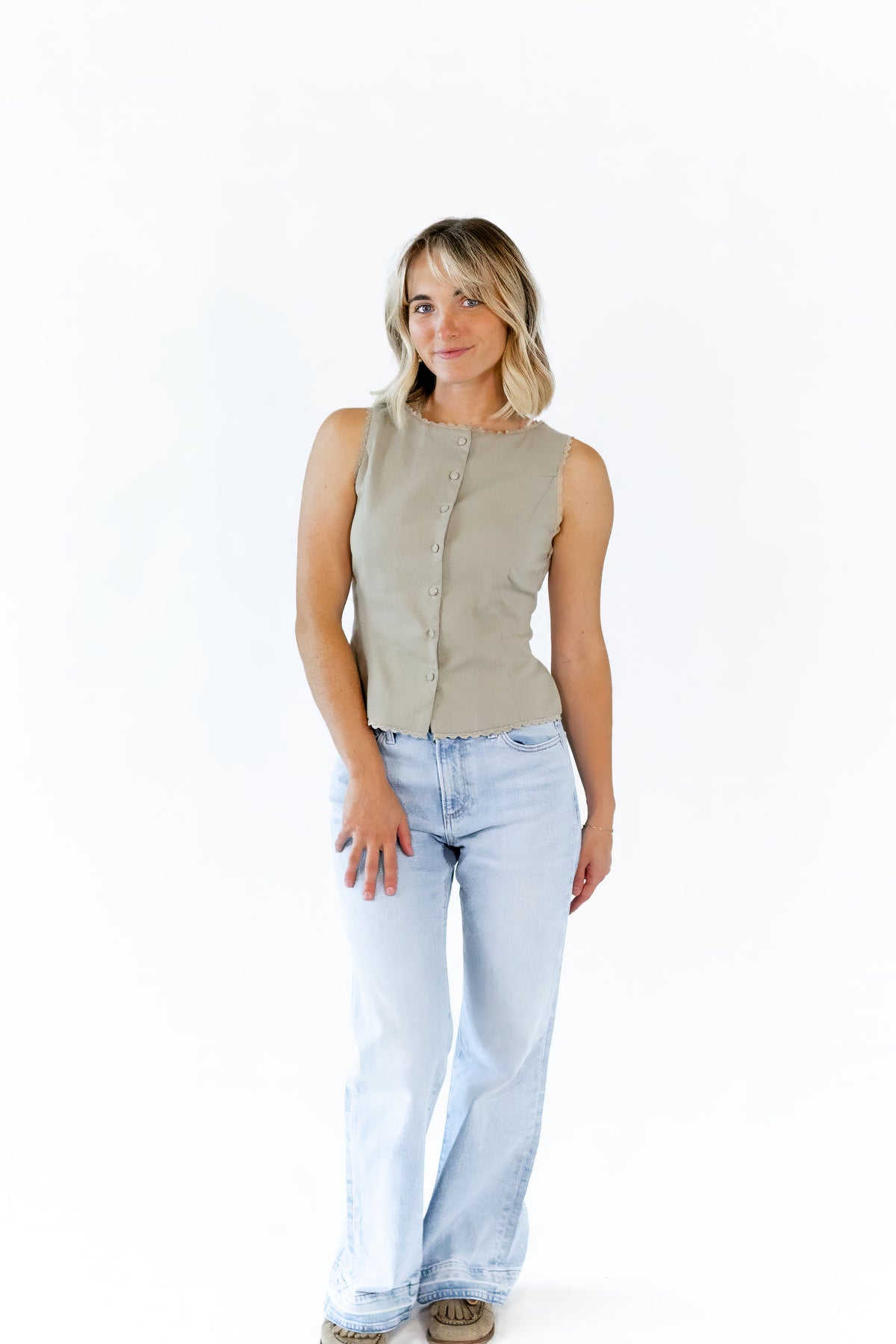 Landon Scallop Lace Vest