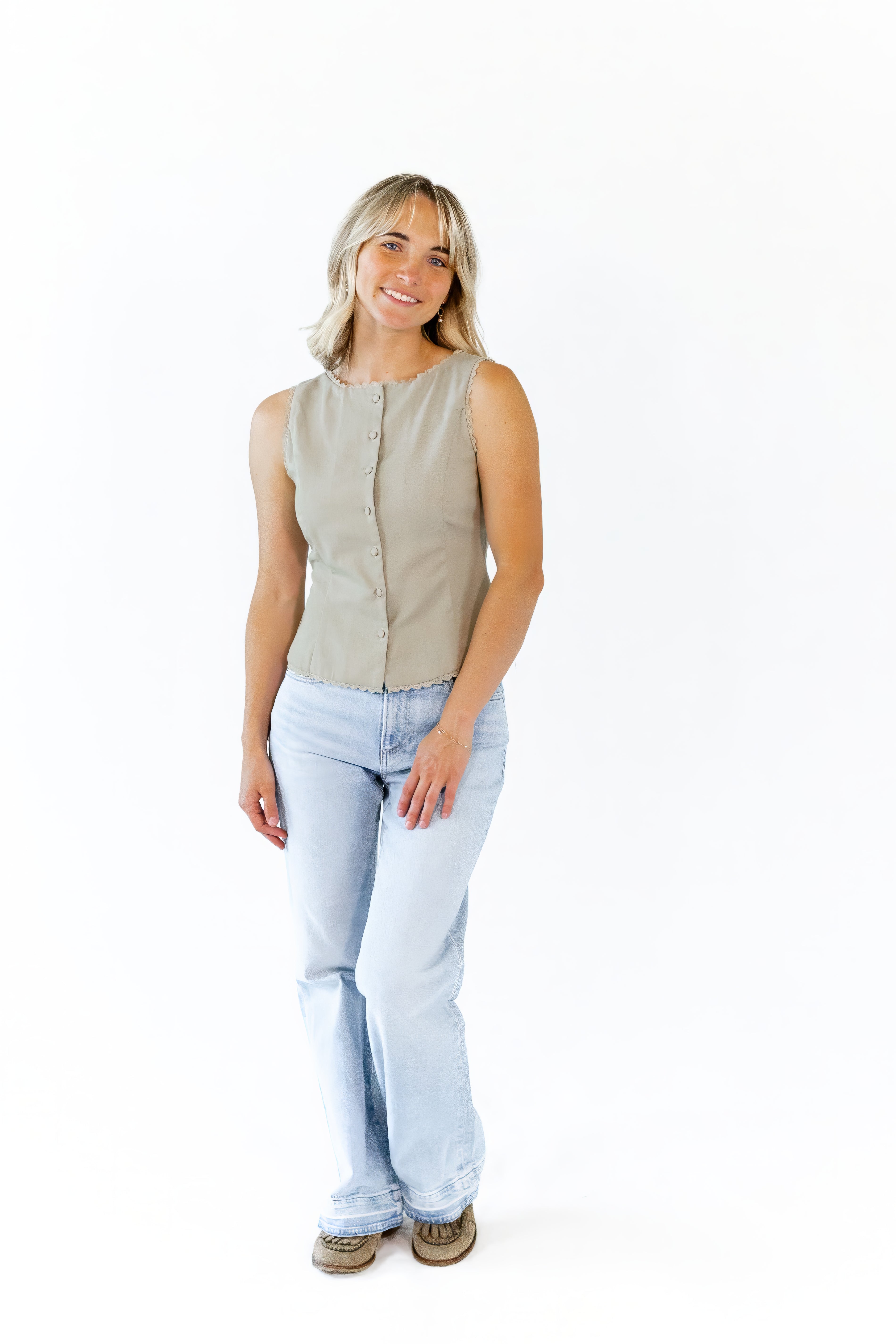 Landon Scallop Lace Vest