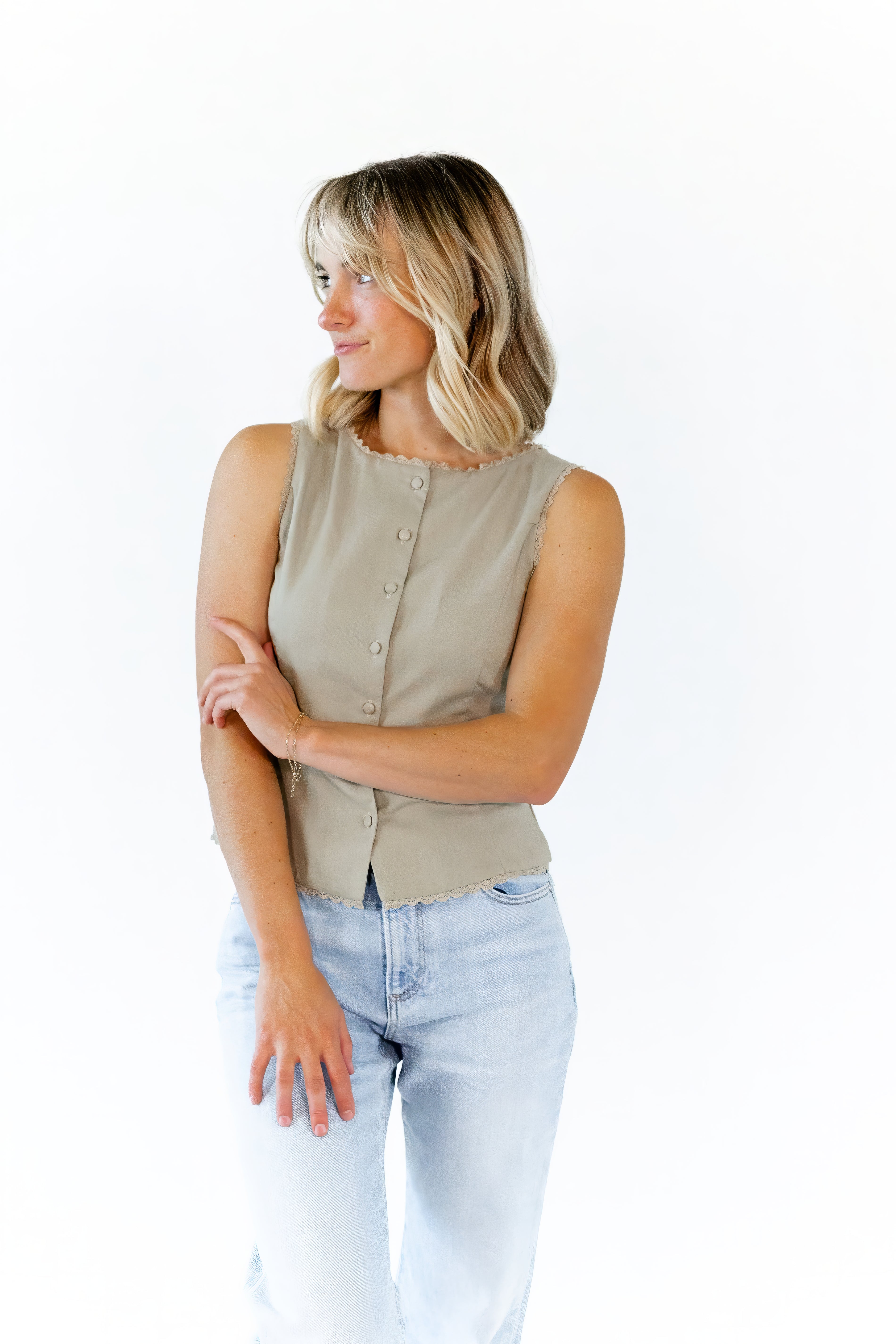 Landon Scallop Lace Vest