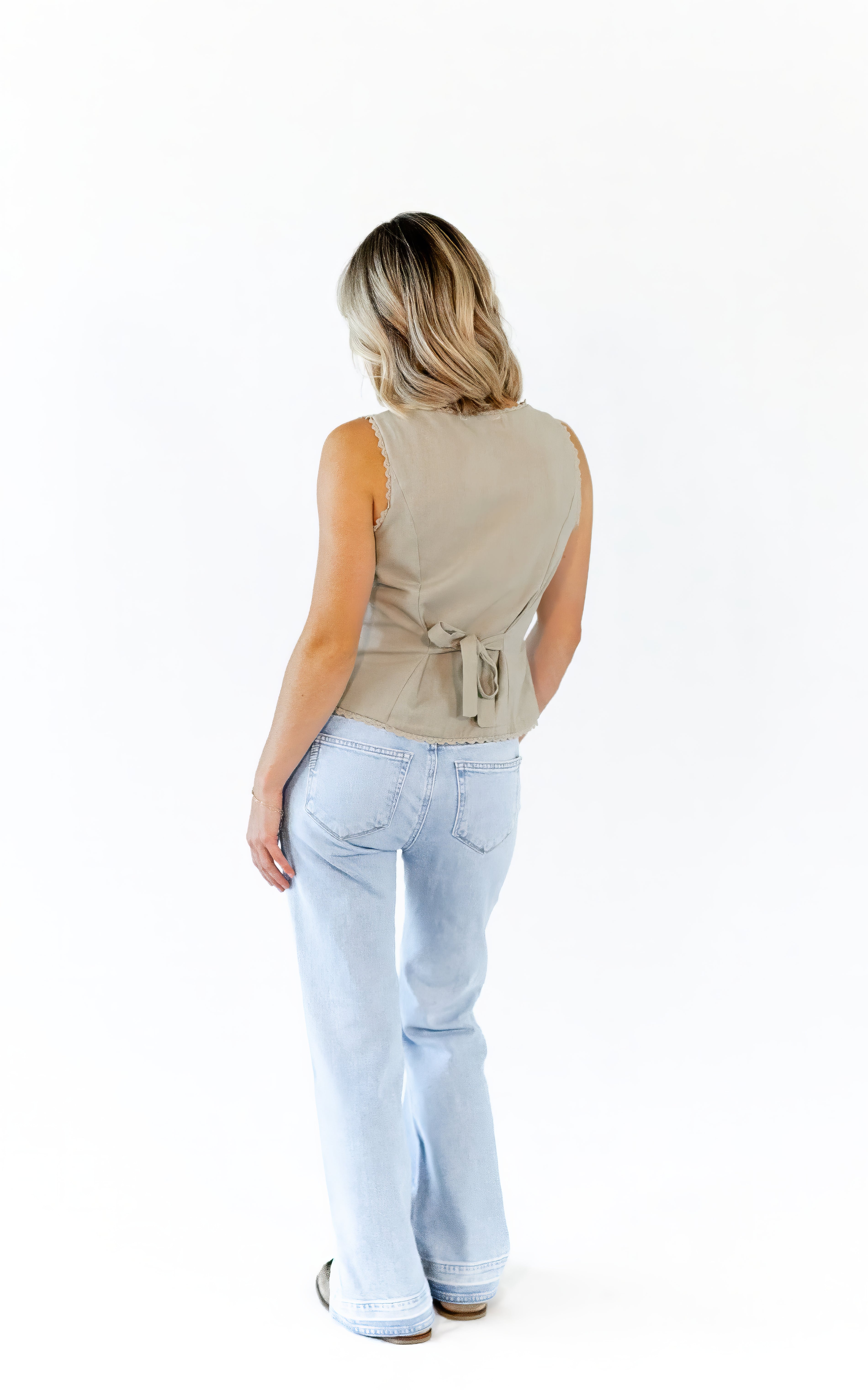 Landon Scallop Lace Vest