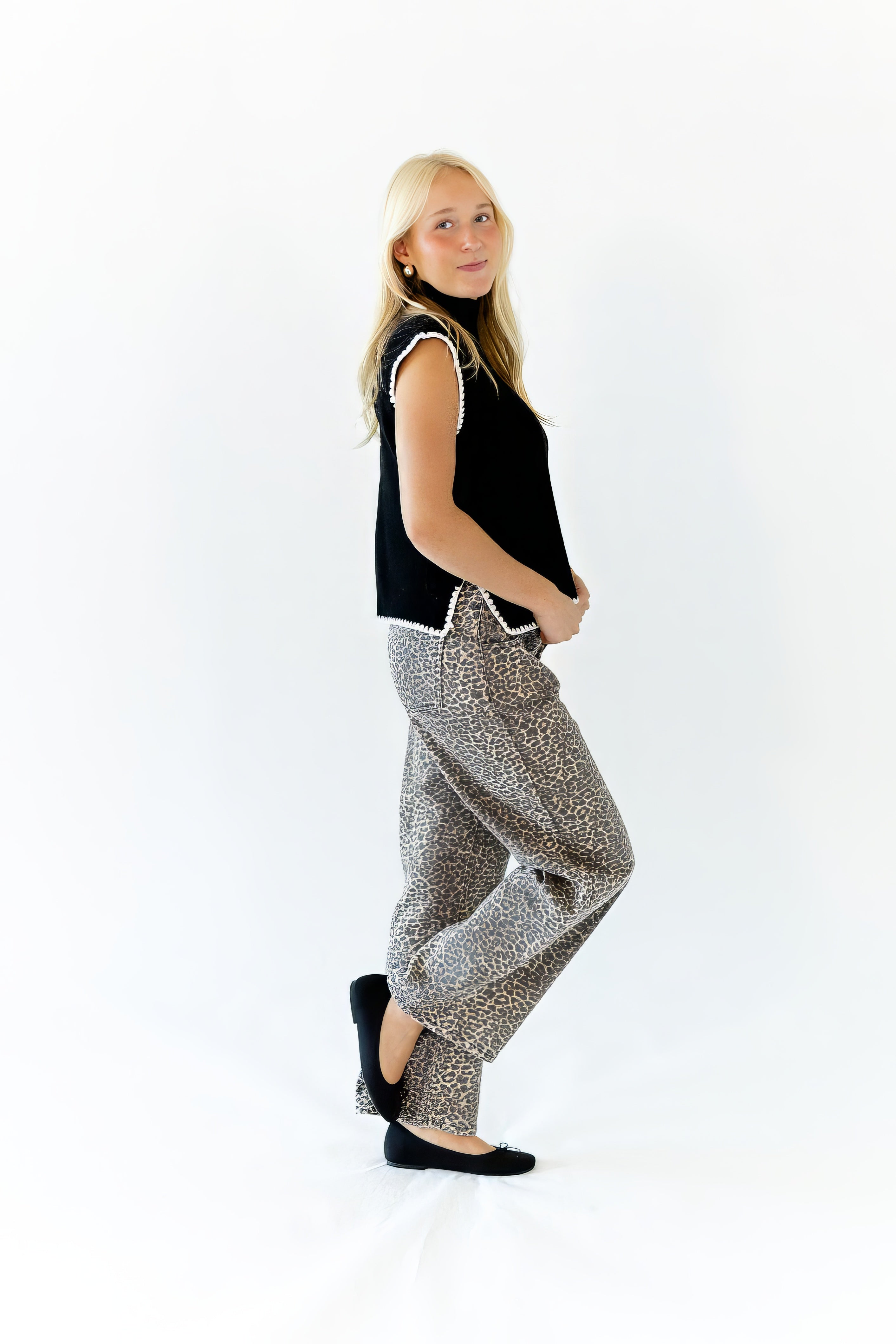 Paro Bow Detail Top