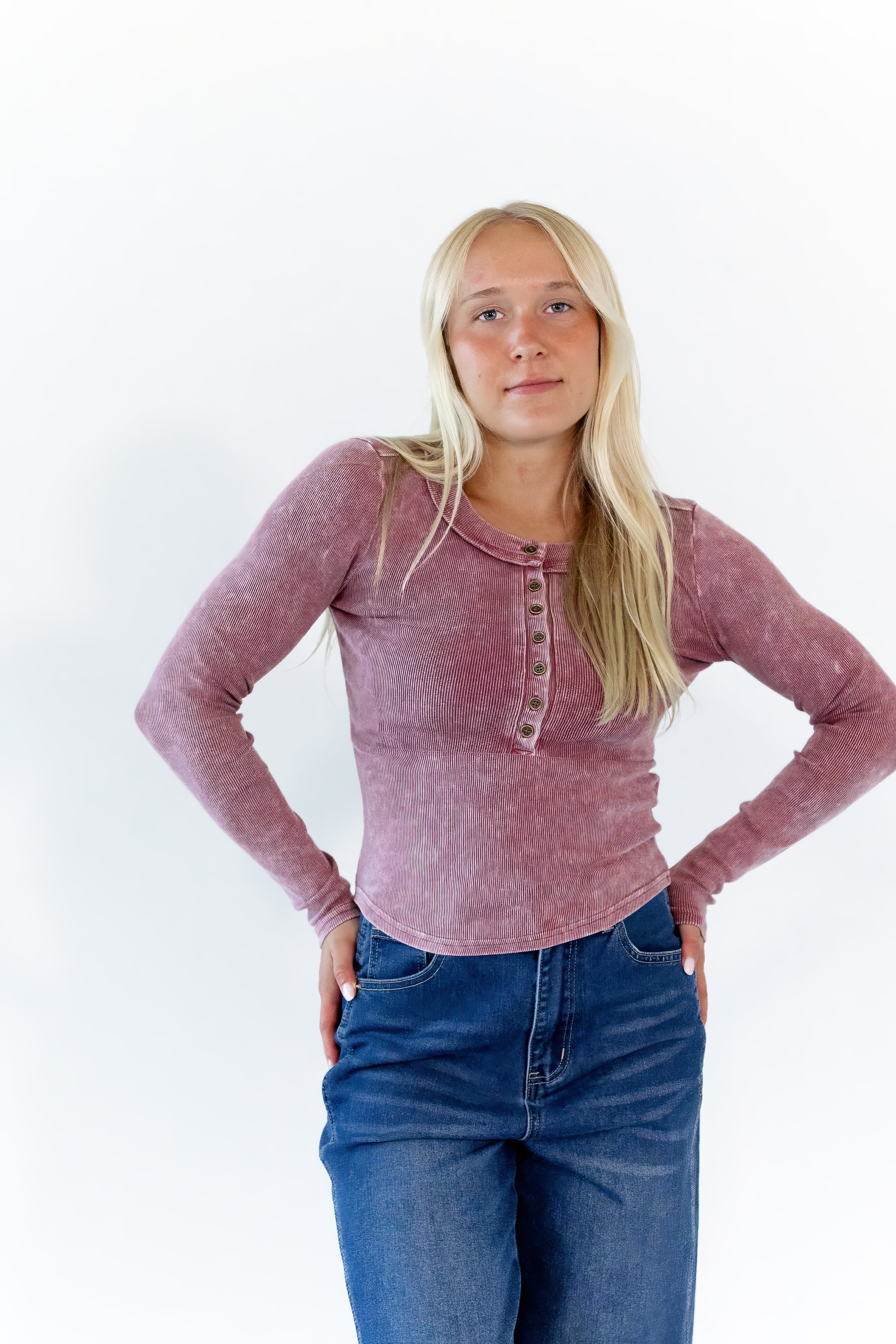 Riley Mineral Washed Henley · Maroon