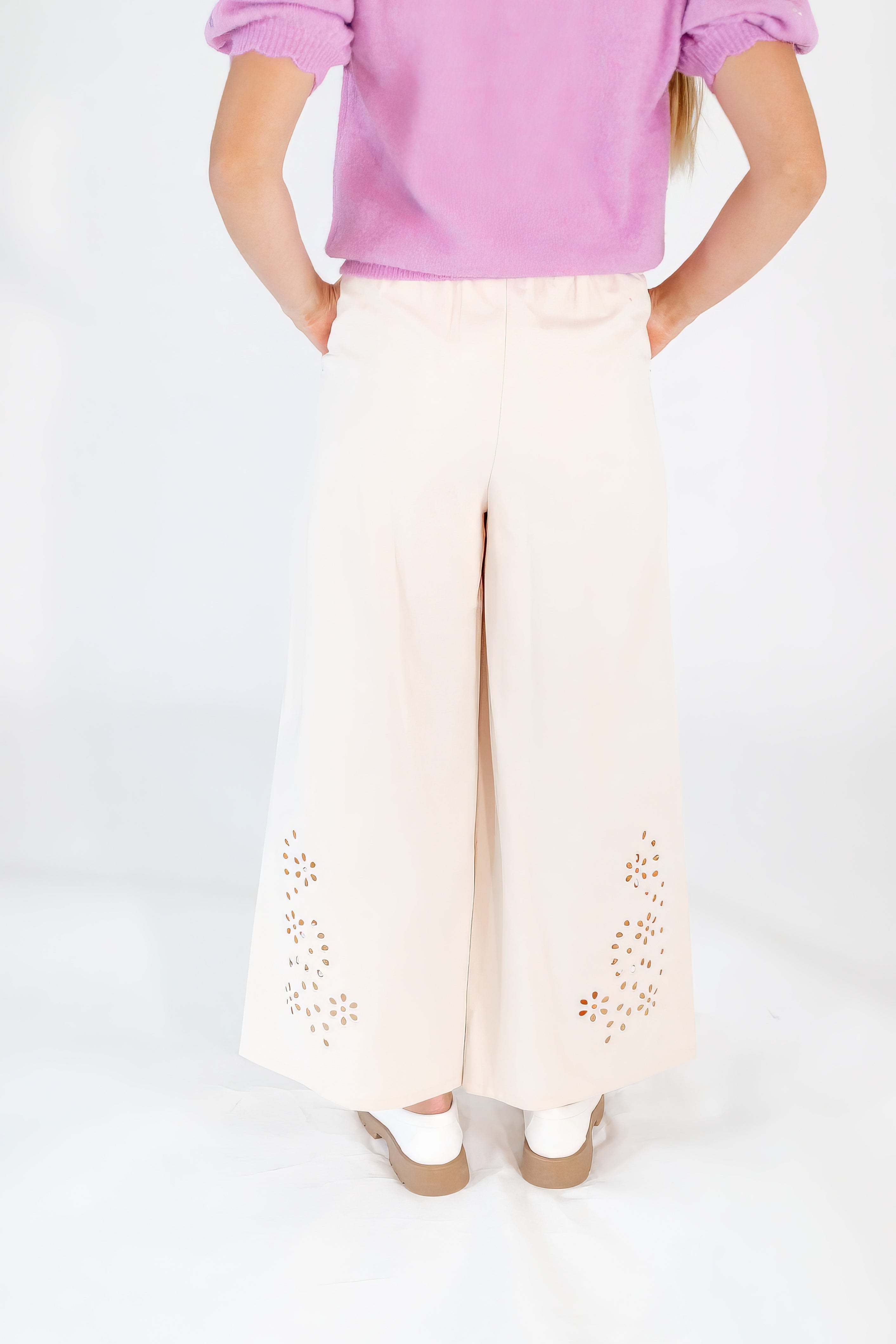 Gilly Eyelet Hem Pants