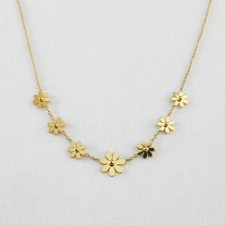 The Daisy Chain Necklace